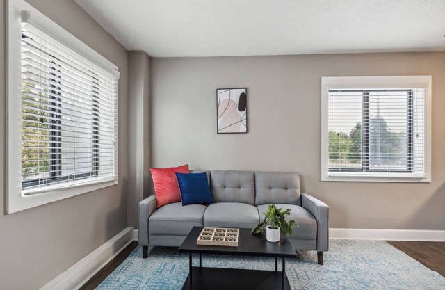 River West 211 I Beautiful Apt I Free Parking