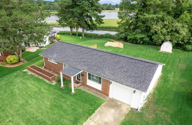 Rivercrest Retreat / River Front / 3 bed 2 bath