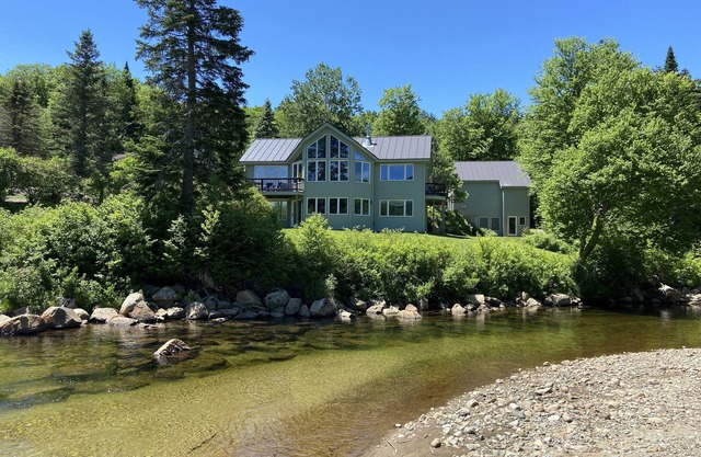 Riverfront Home IN Bretton Woods Ski Area - Close to the Lifts, Views, LOCATION!
