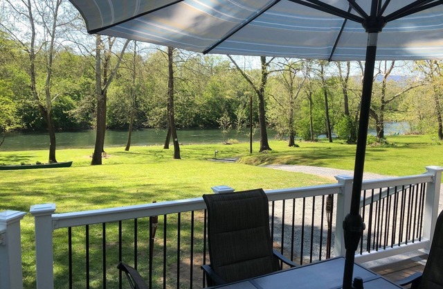 Riverfront, Luray Caverns, Massanutten-Best fishing on the Shenandoah!