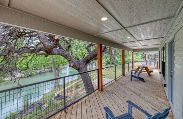 River’s Edge Cabin #3 at Oasis Resort