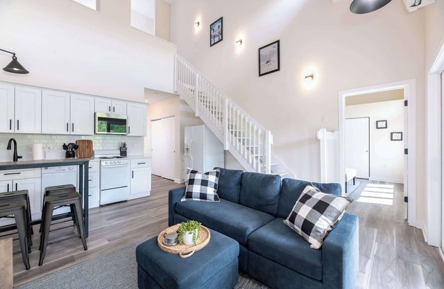 Riverside Lodge Condo with Mountain & River Views!