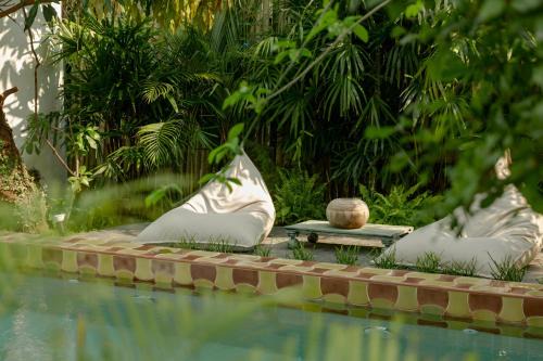 Riverside Private Pool, 7-Bedrooms, Chiang Mai Center, Entire Estate For You - TANPURI