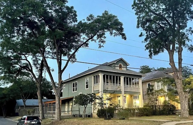 Riverwalk Pearl Zoo Museums Pool 5 BR 4 1/2 Baths, -Ask for extra days!-