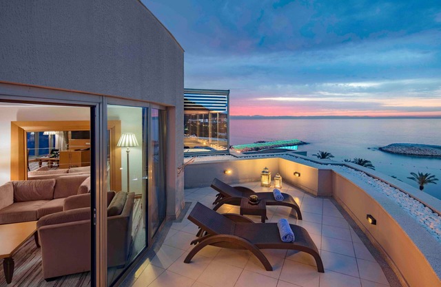 Rixos Sungate - The Land of Legends Access