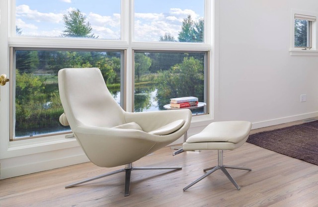 RMR: Soaring Summits Modern Home with Mtn Views