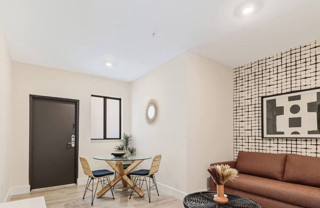 Roami at The Palace | 2 Bedroom | King