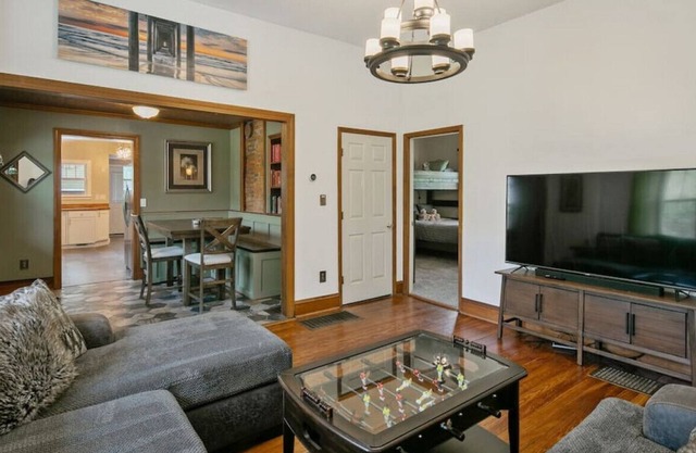 Roaring Oakridge Retreat