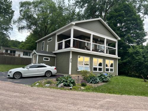 Roberts Lake House Room #3