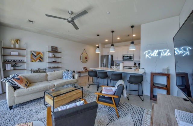 Roll Tide Too-Book for football season! Walk to Stadium! Rooftop Deck!