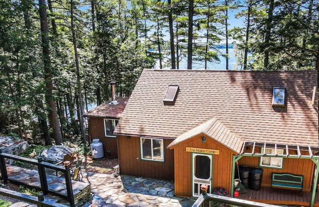 Romantic cabin nestled on Sheepscot Lake with amazing views
