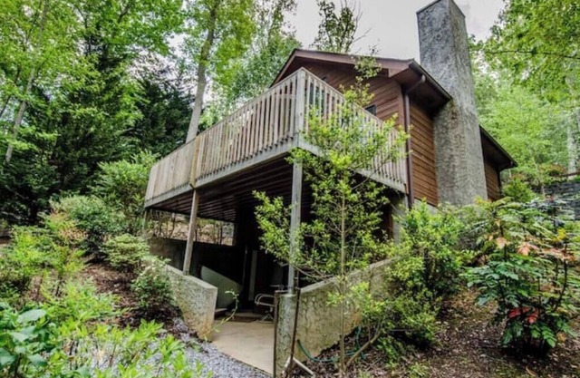 Romantic getaway for 2 w/hot tub