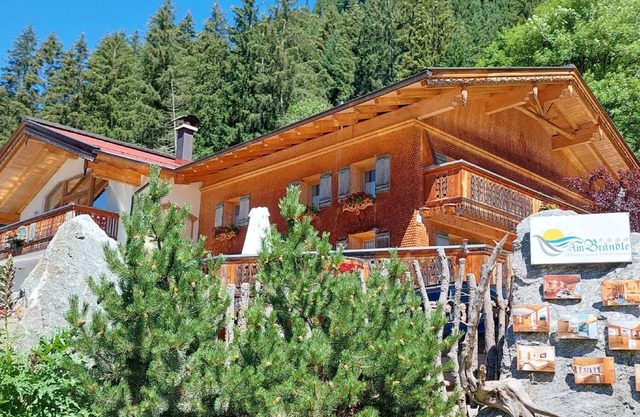 Romantic holiday house with a terrace and a view of the lake