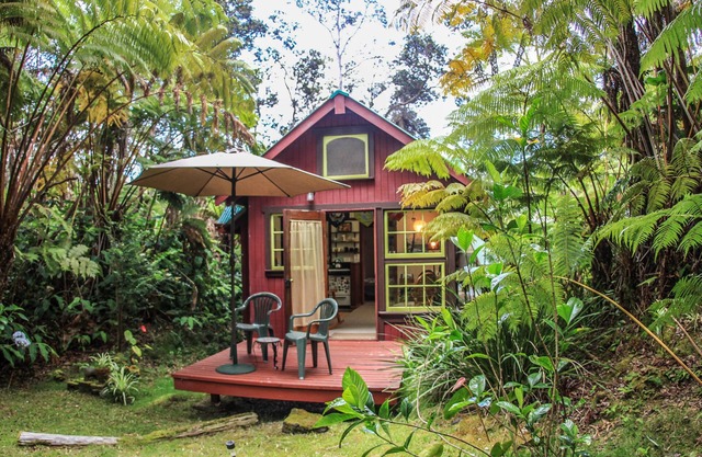 Romantic, Private Cottage Nestled Away in Volcano
