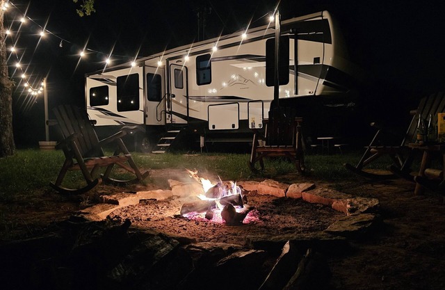 Romantic Stay in Beautiful New RV on 30 Acres