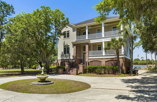 Ron's Retreat Pet friendly 4BR/4.5BA home in DeBordieu w/club membership