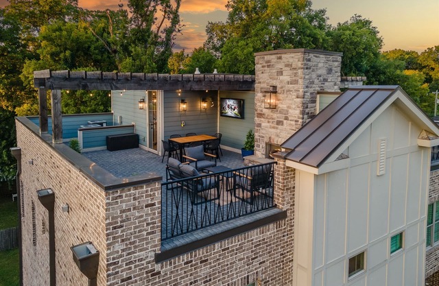 Rooftop Relaxation in Downtown Murfreesboro