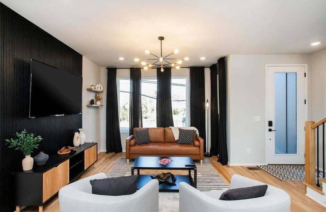 Rooftop Vibes - Fire Pit + City Views, Sleeps 12!