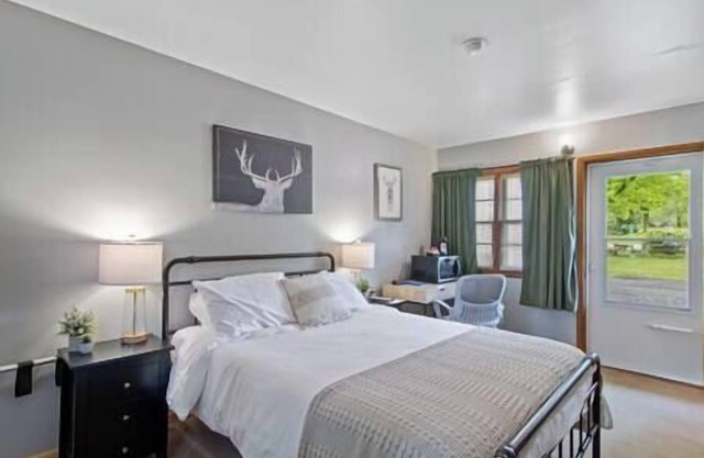 Room 1, Kozy Rest Motel