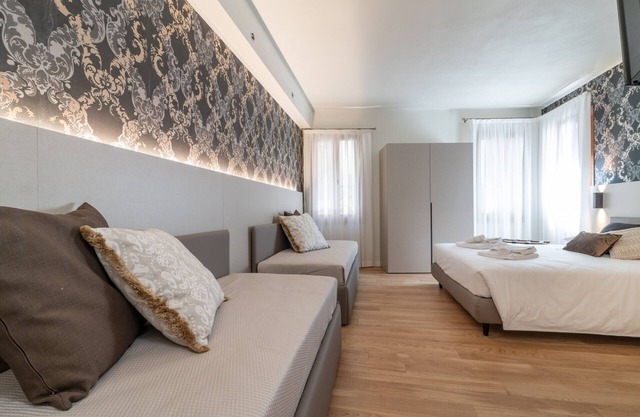 Room 2 - Grifoni Boutique Hotel