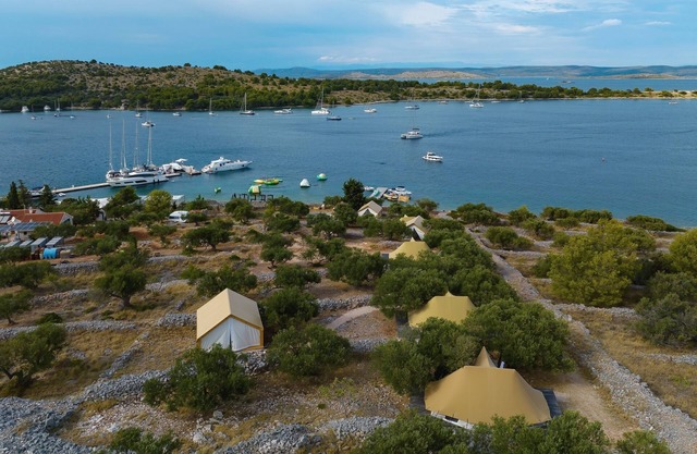 Room 7 - Perfect Glamping for people who want more!