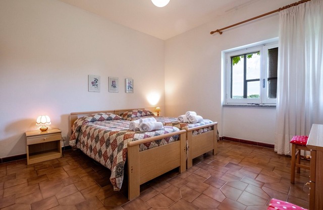 Room 'Camera Est' with Shared Pool, Shared Terrace and Wi-Fi