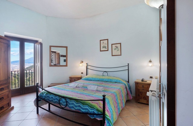 Room 'Camera Sorrento Con Vista Mare' with Shared Terrace, Shared Garden and Wi-Fi