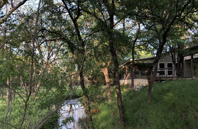 Room for Many - Retreat on the creek