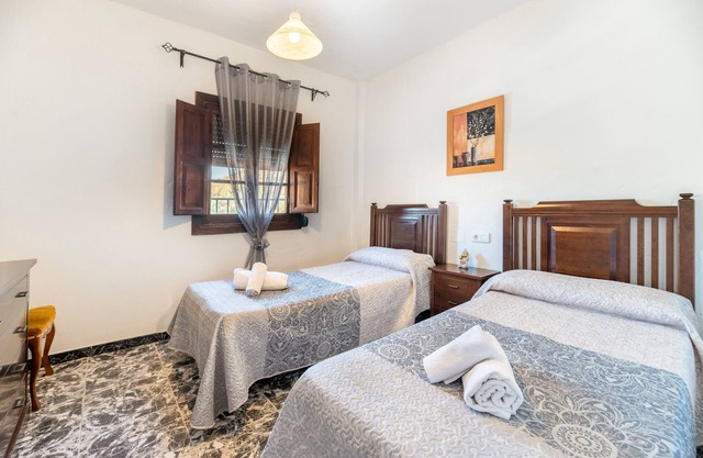 Room 'Habitación 8' with Shared Terrace, Wi-Fi and Air Conditioning