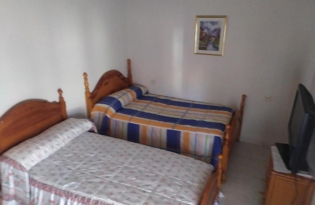 Room in Chalet - Habitacion En Chalet Compartido En Toledo