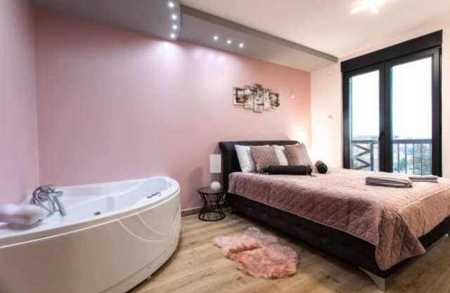 Room Jacuzzi "ATHENA"