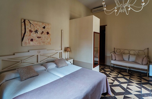 Room 'La Cuna' with Shared Pool, Wi-Fi and Air Conditioning