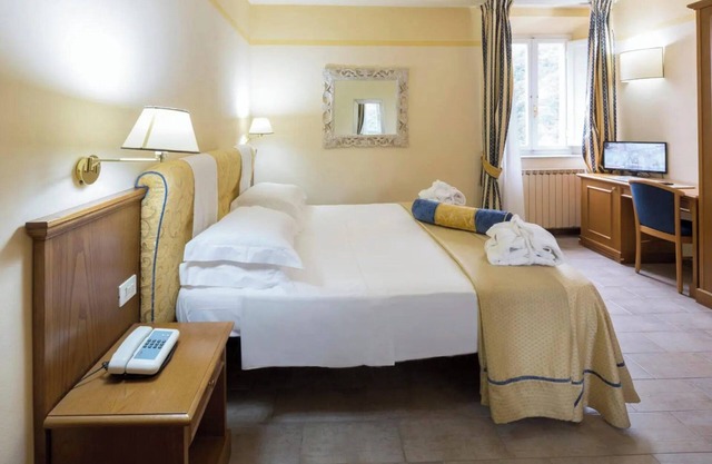 Room 'Matrimoniale 2' with Shared Garden, Wi-Fi and Air Conditioning