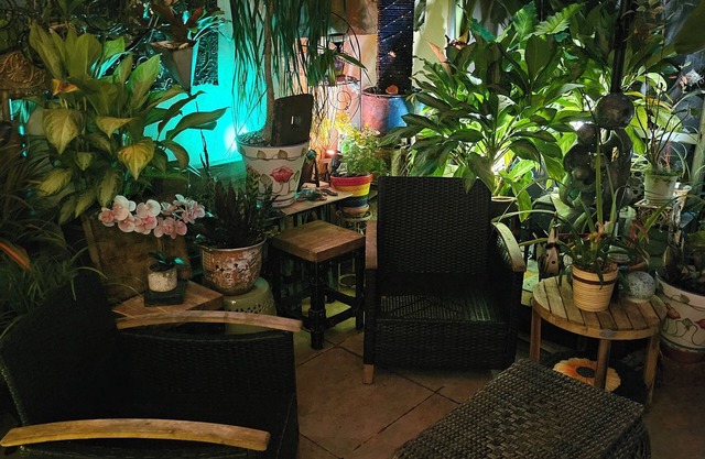 Room rental in a gated community with fitness room and WiFi in Delray Beach.