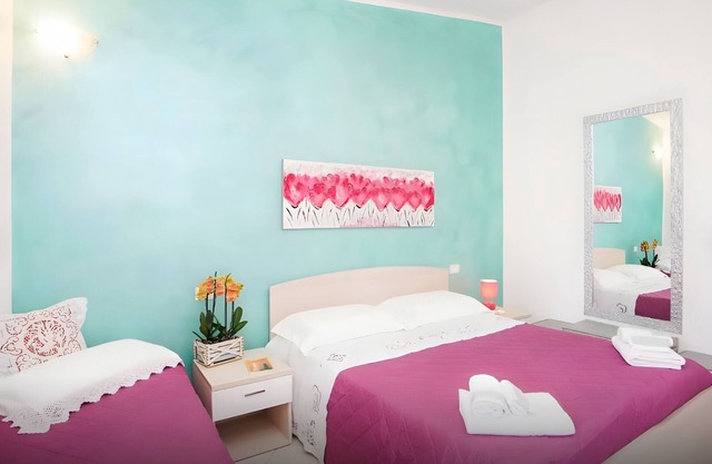 Room 'Ulivo' with Lake View, Wi-Fi and Air Conditioning