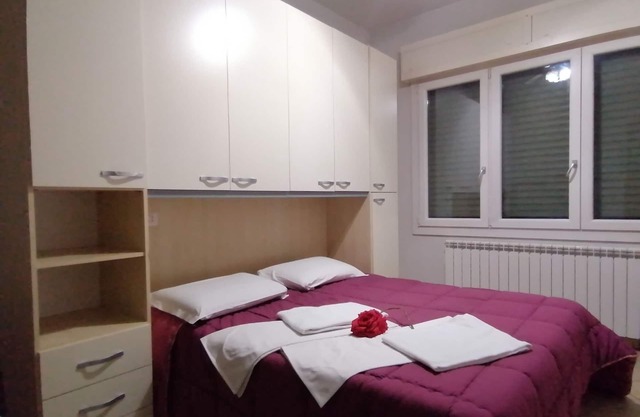 Rooms and studio apartments are rented in Carpi, from one day to three months.