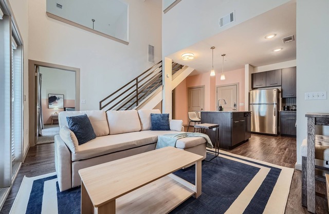 Roomy 2B Loft Getaway | Sleeps 5 | Pool, Gym, Pkg, Pet Wash