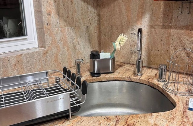Roomy 4BR 8 min to JFK