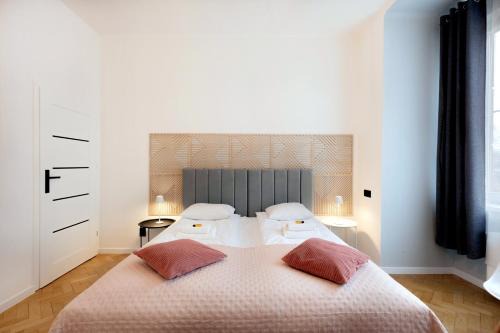 Roomy apartment Łobzowska Street