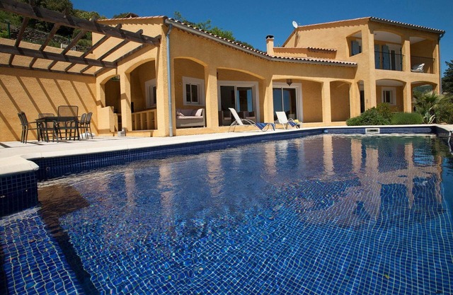 Roquebrun Villa with Pool