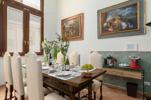RosaM Suite - Via Veneto 15 min walk from Spanish Steps Top Floor Luxury Apartment