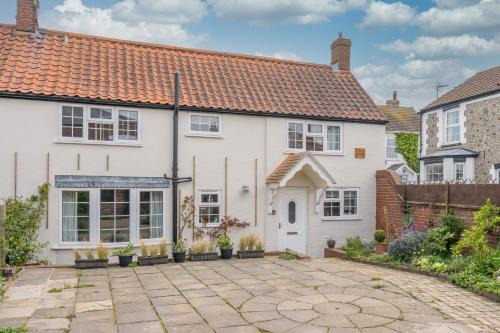 Rose Cottage by Winterton Cottages