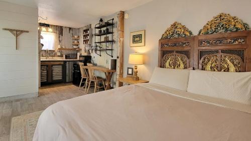 Rosewood Studio by WanderLodges