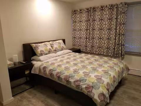 Roslyn Room 1 Private Bathroom