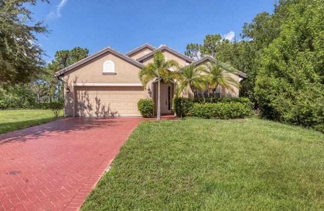 Rotunda West 3 Bedroom Home w Pool/Bikes/Dog friendly