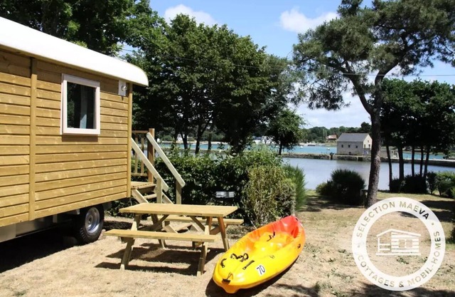 Roulotte 3 Pièces 4 Personnes + TV
