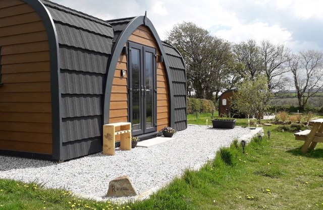 Rowan Eco Cabin - Sleeps 2 - Valley View