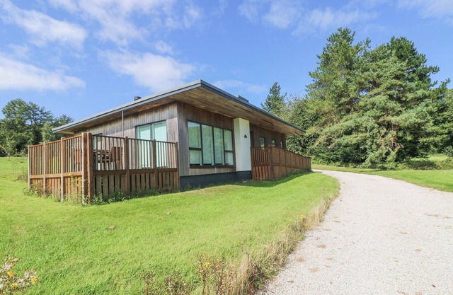 ROWAN, pet friendly, with open fire in Truro