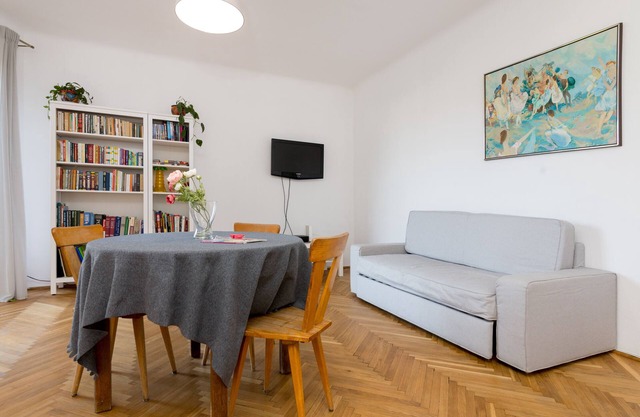 Royal Route Apartment for 10 people