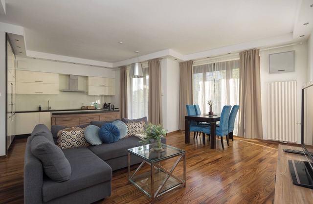 Royal Wilanów 2-bedroom Apartment